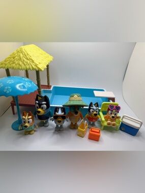 Disney Bluey Pool playset Figures bingo mom dad accessories lunchbox summer